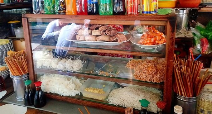 Chanh's cabinet of noodles and noodles... has existed for decades