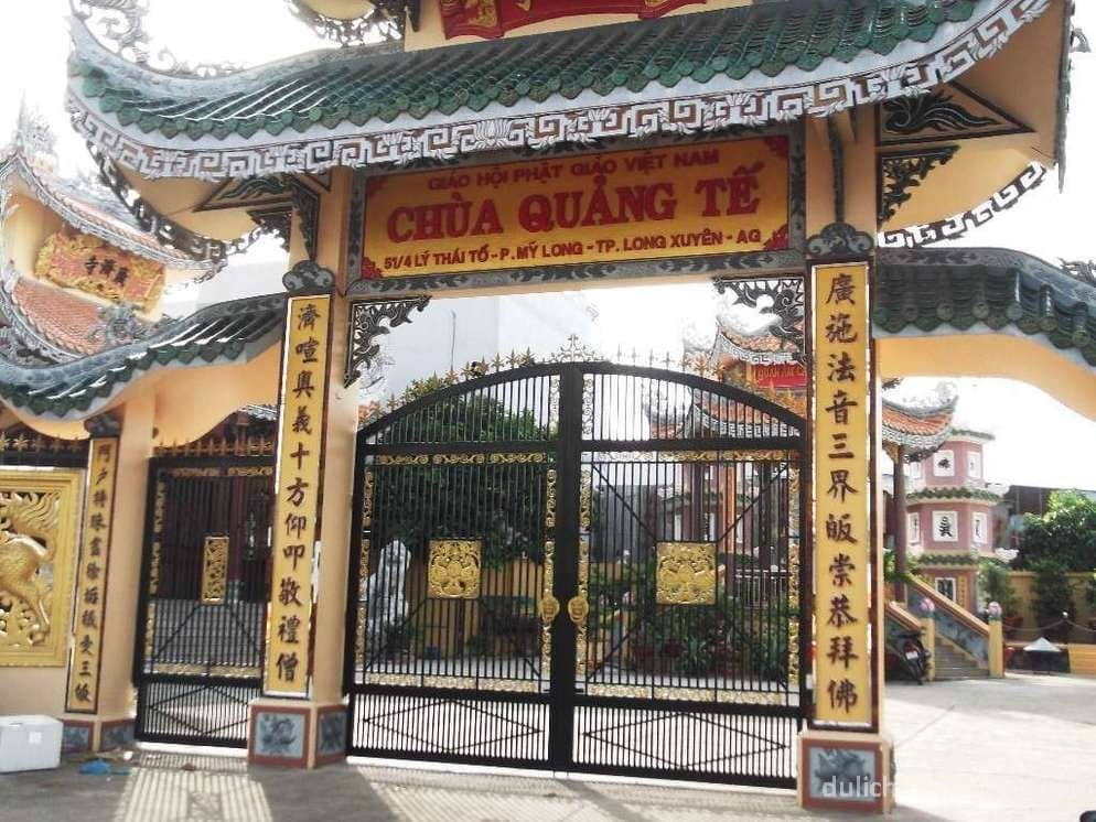 Quang Te Temple Tour