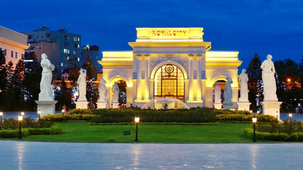 thành phố hoàng gia