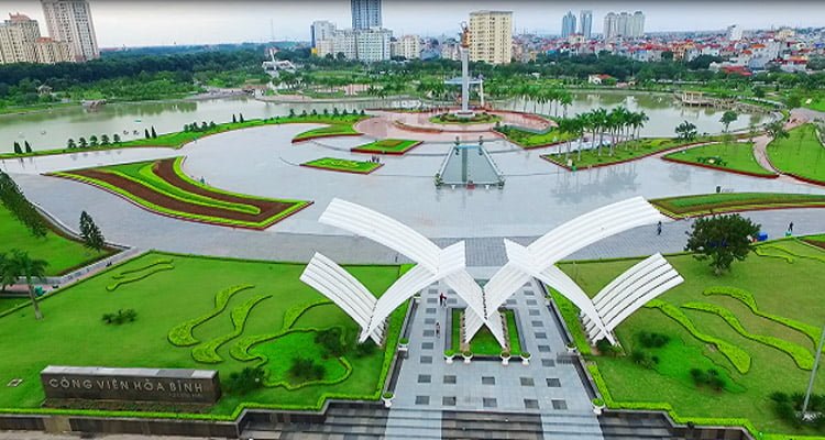 Hoa Binh Park