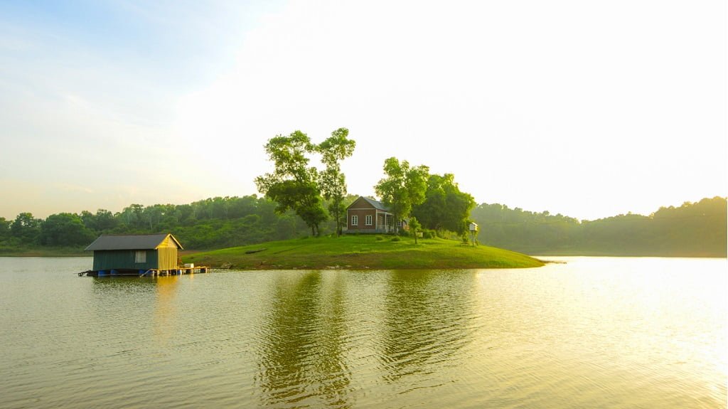 Dong Mo Lake Scenic Area