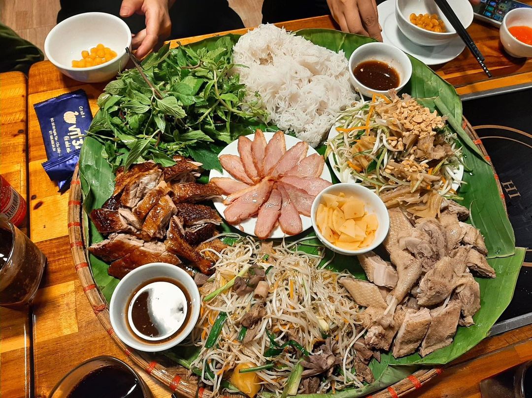 Delicious and Affordable Cuisine in Cau Giay District
